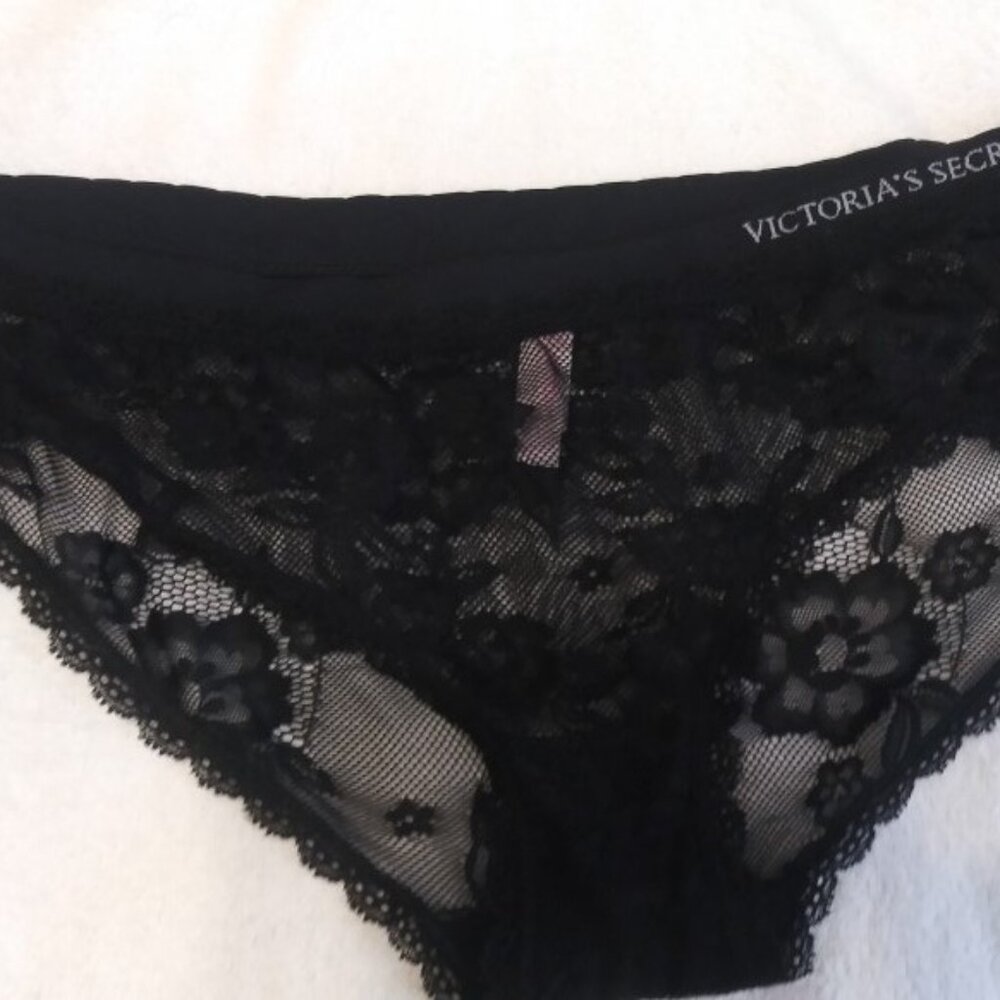 NWOT Victoria's Secret Women's black panties